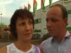 Geile Schlampe lässt sich in altem Porno bumsen