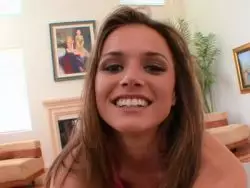 Weiße Nutte wird von exotischem Herr gefickt